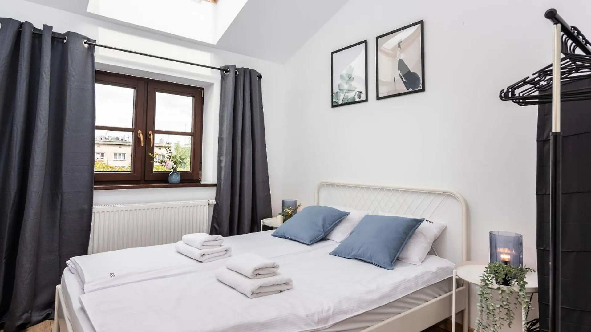 Blossom - Old Town Residence - By Upstairs Krakow Apartment