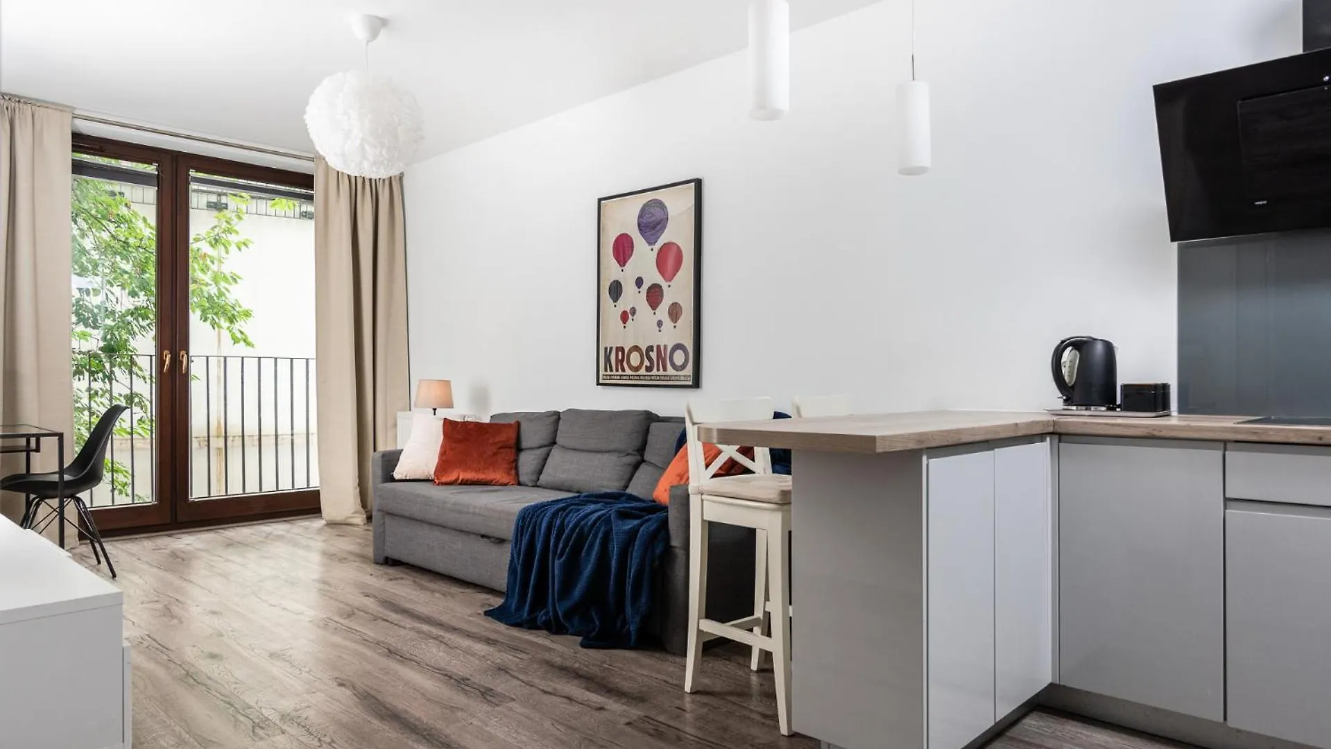 Apartment Blossom - Old Town Residence - By Upstairs Krakow Poland