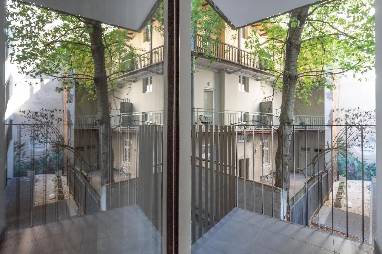 Blossom - Old Town Residence - By Upstairs Krakow Apartment