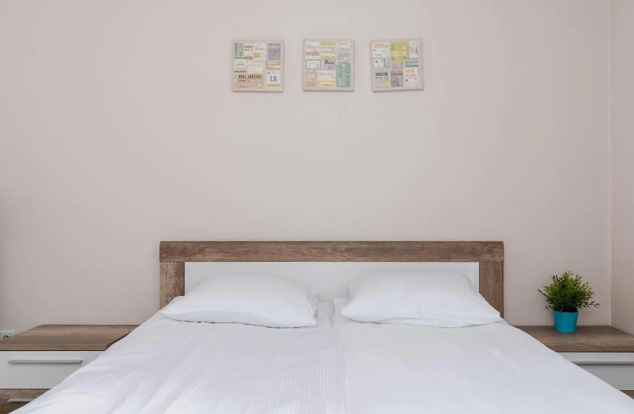 Apartment Blossom - Old Town Residence - By Upstairs Krakow