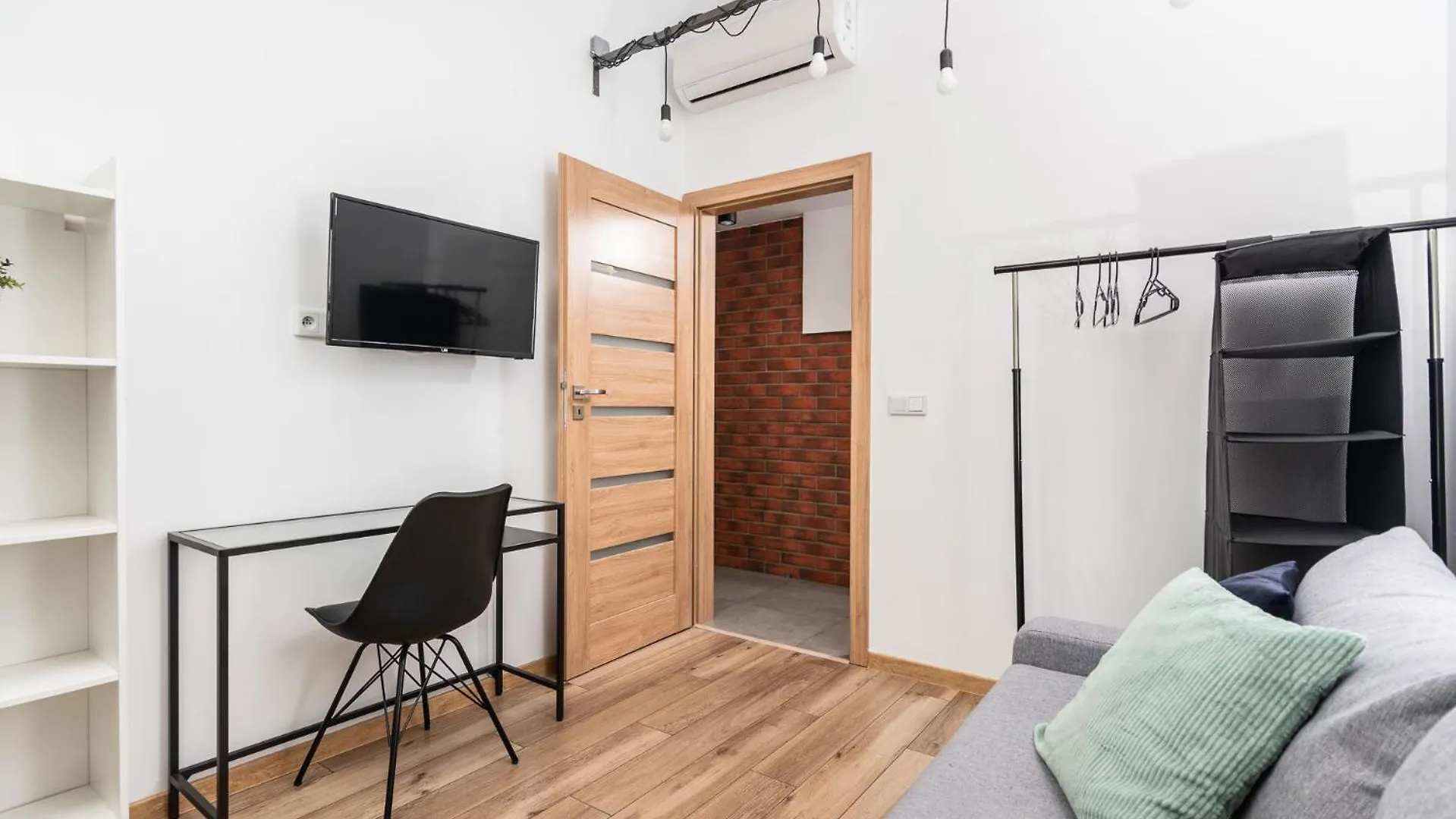 Apartment Blossom - Old Town Residence - By Upstairs Krakow Poland