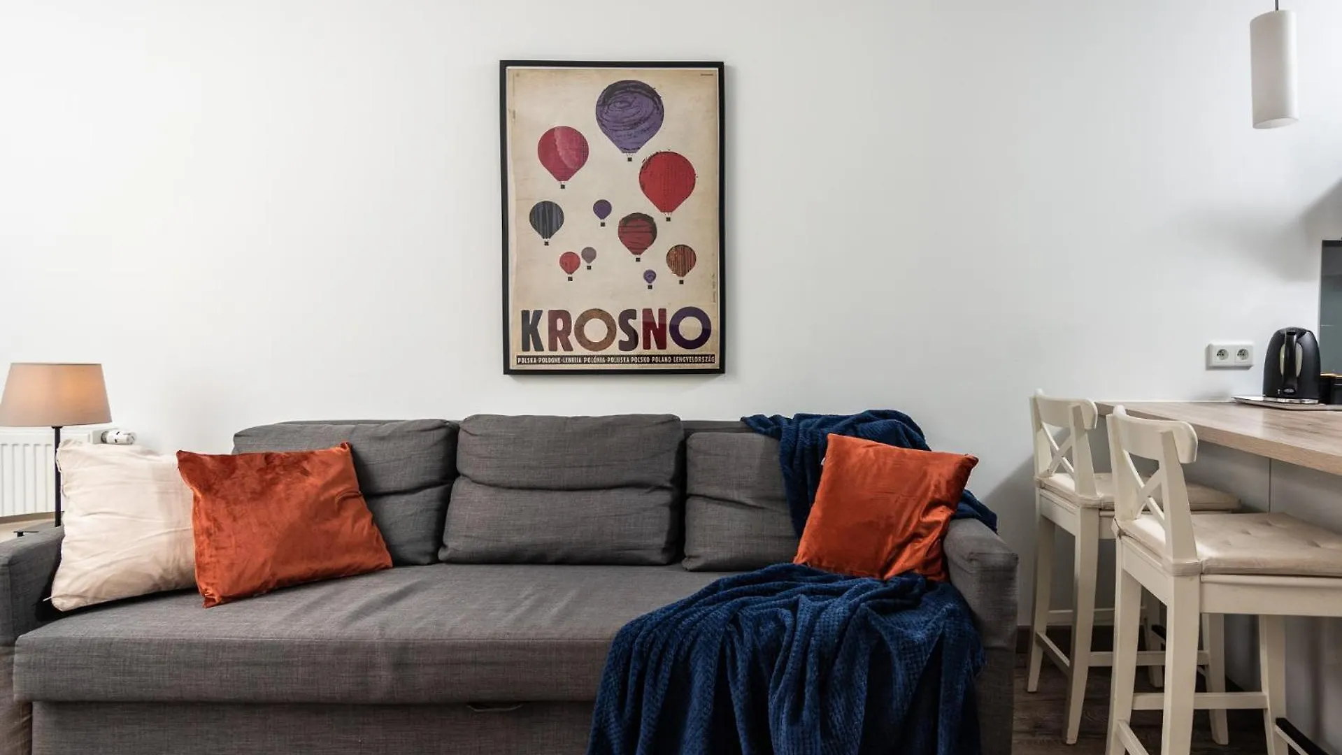 Blossom - Old Town Residence - By Upstairs Krakow Apartment