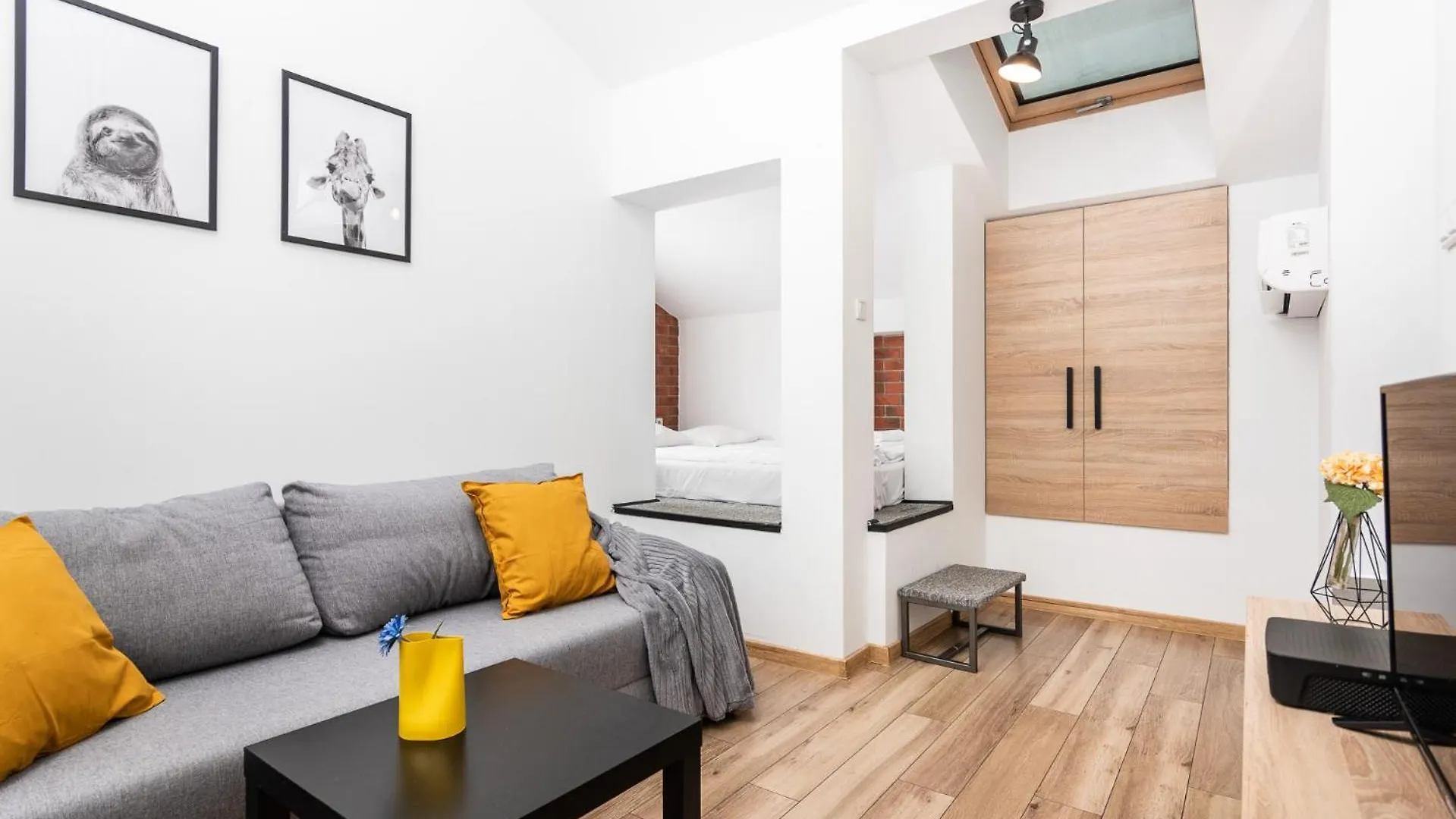Apartment Blossom - Old Town Residence - By Upstairs Krakow