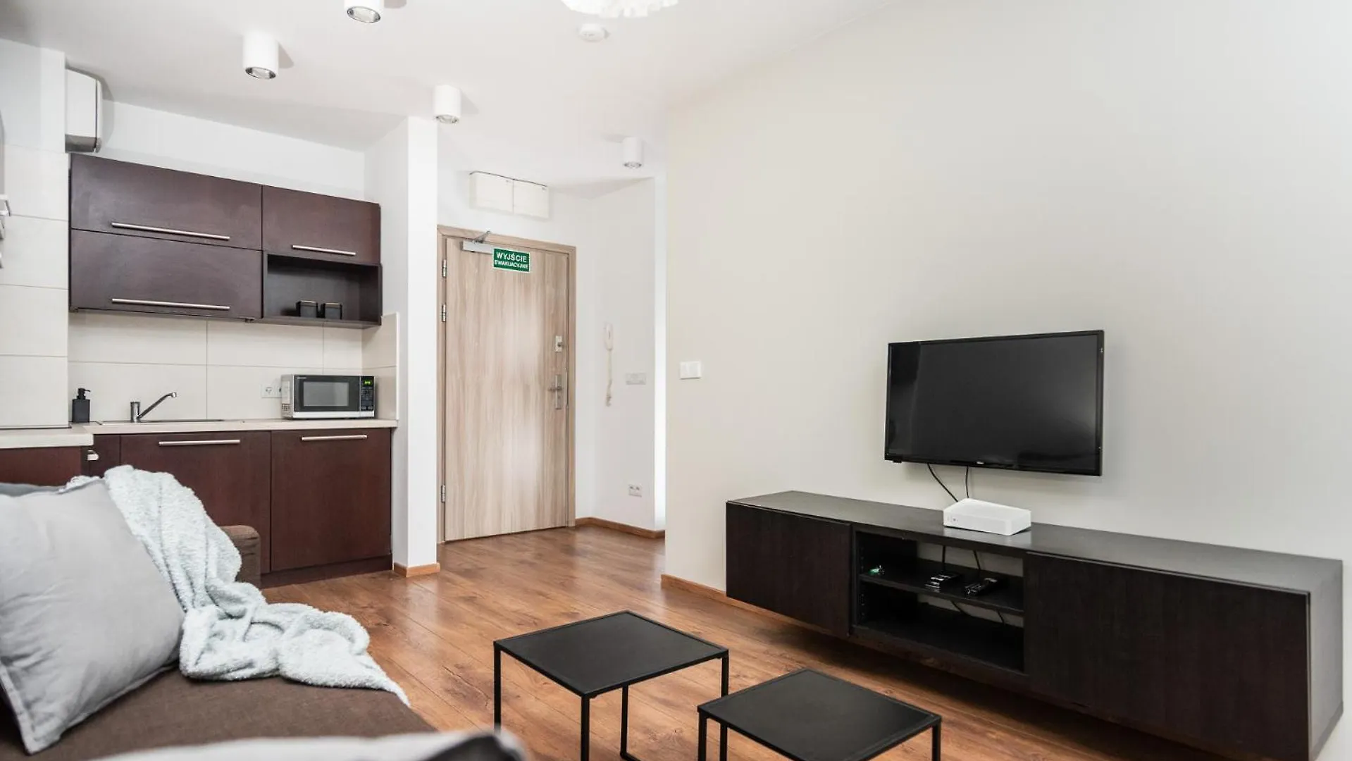 Blossom - Old Town Residence - By Upstairs Krakow Apartment